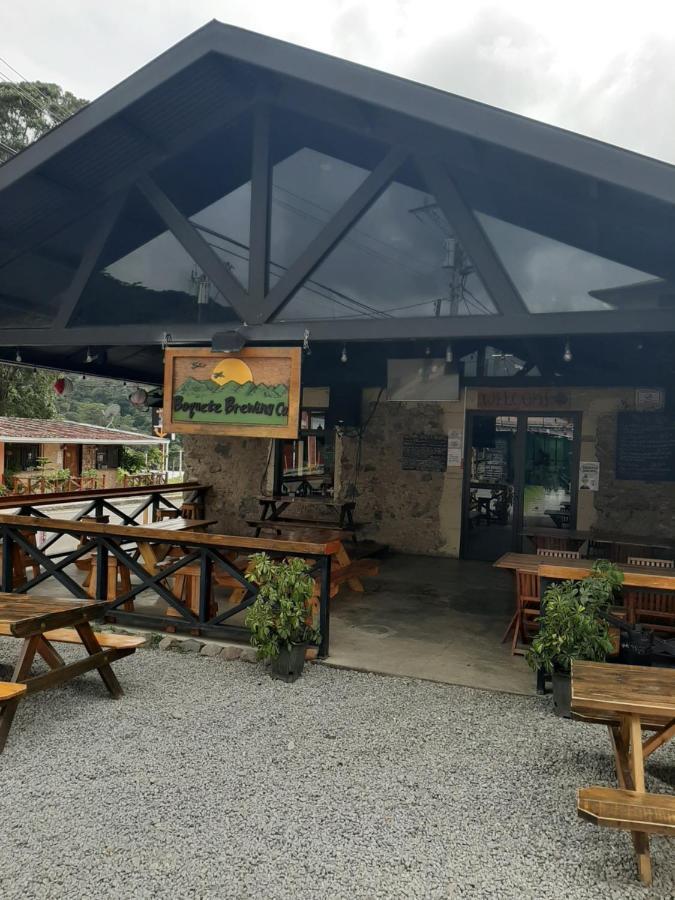Blasina Beer Hostel Boquete Eksteriør bilde