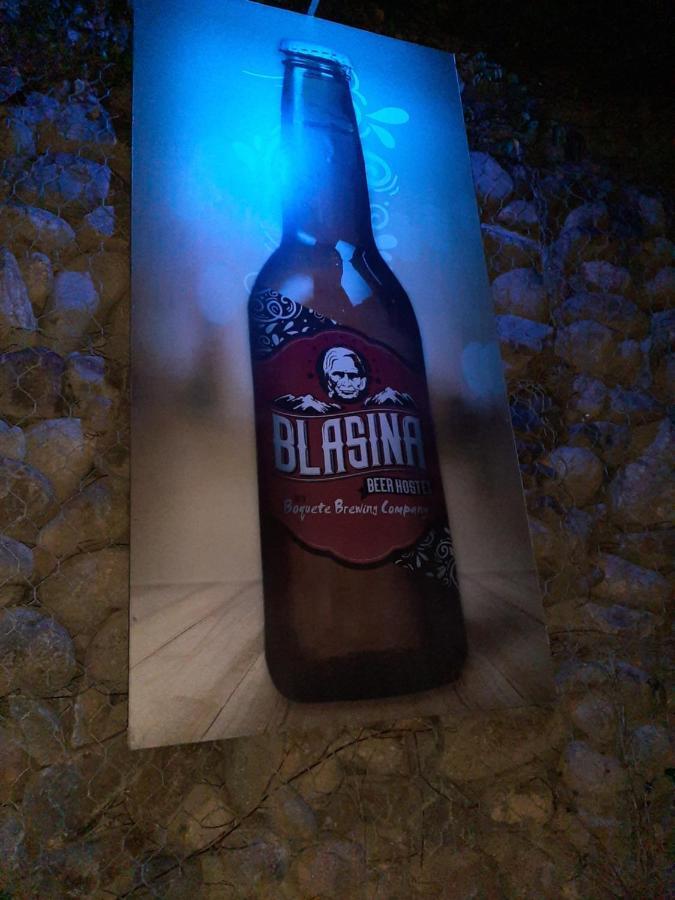 Blasina Beer Hostel Boquete Eksteriør bilde